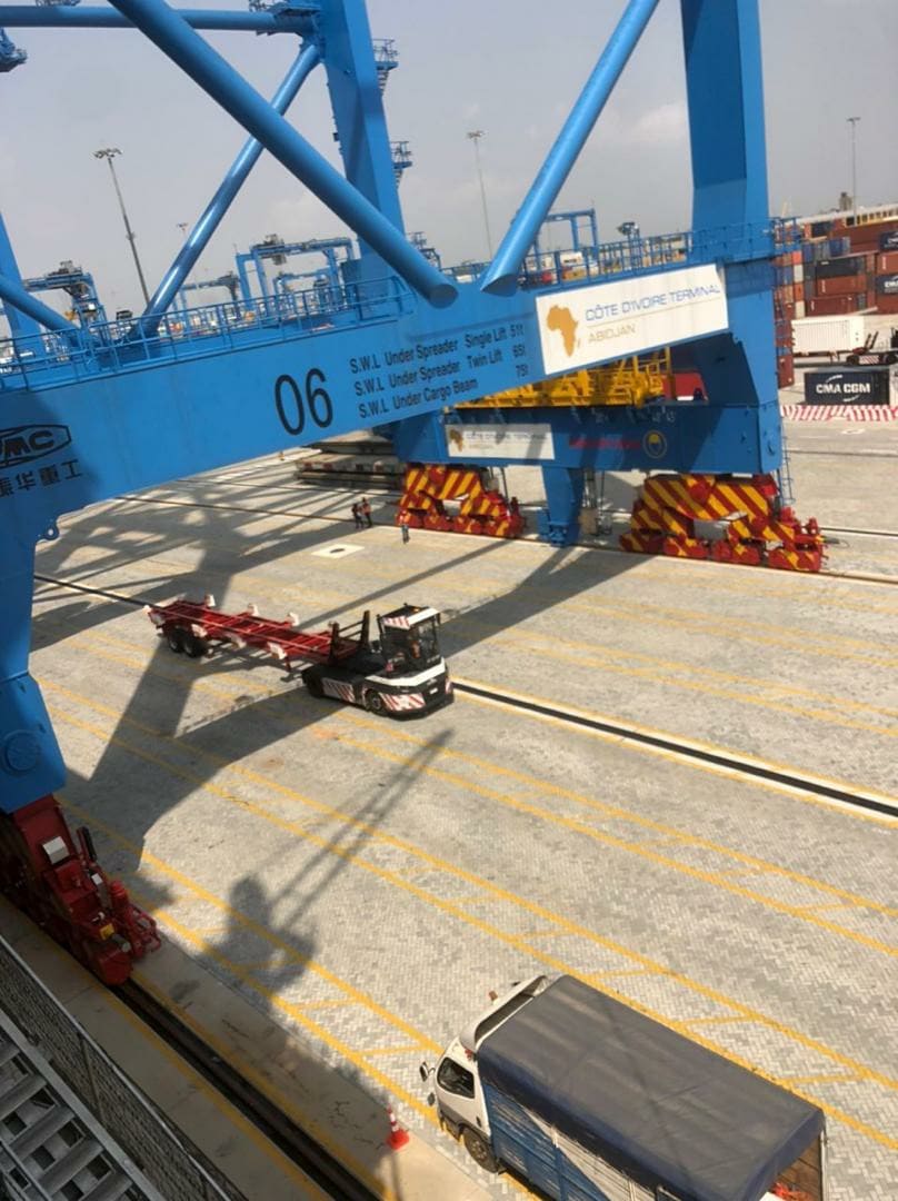Grue ZPMC bleue - Cote d'Ivoire Terminal Abidjan